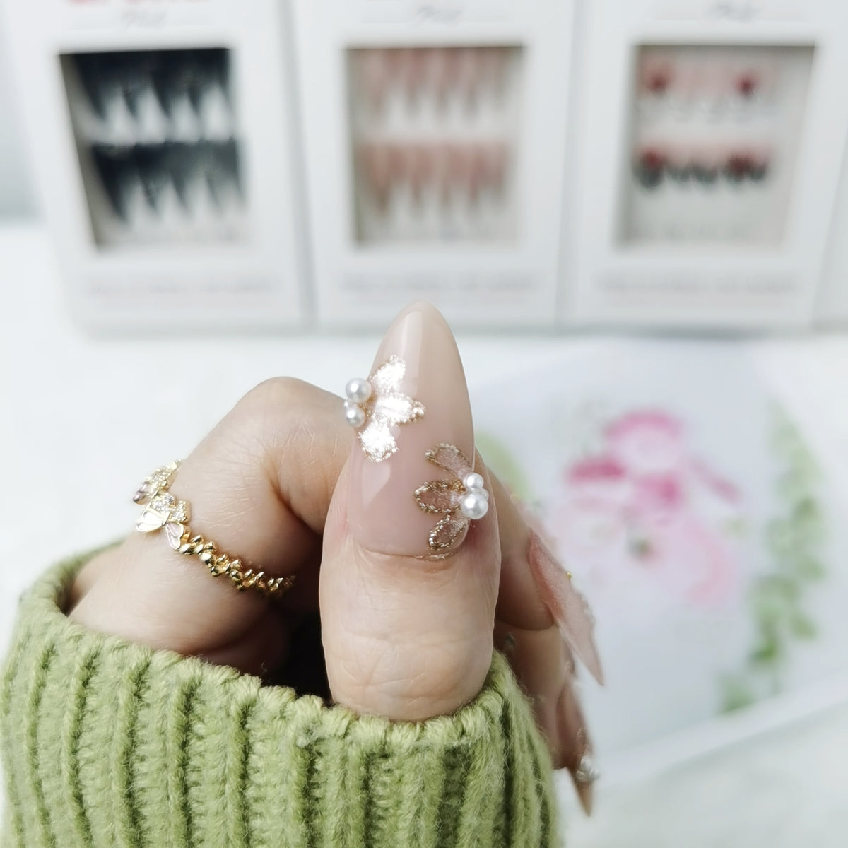 Golden Pearl Bloom Almond Press On Nails
