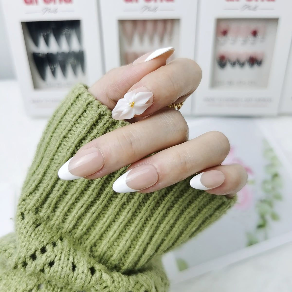 Ivory Bloom Short Almond Press On Nails