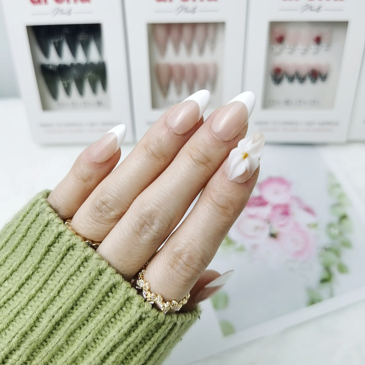 Ivory Bloom Short Almond Press On Nails